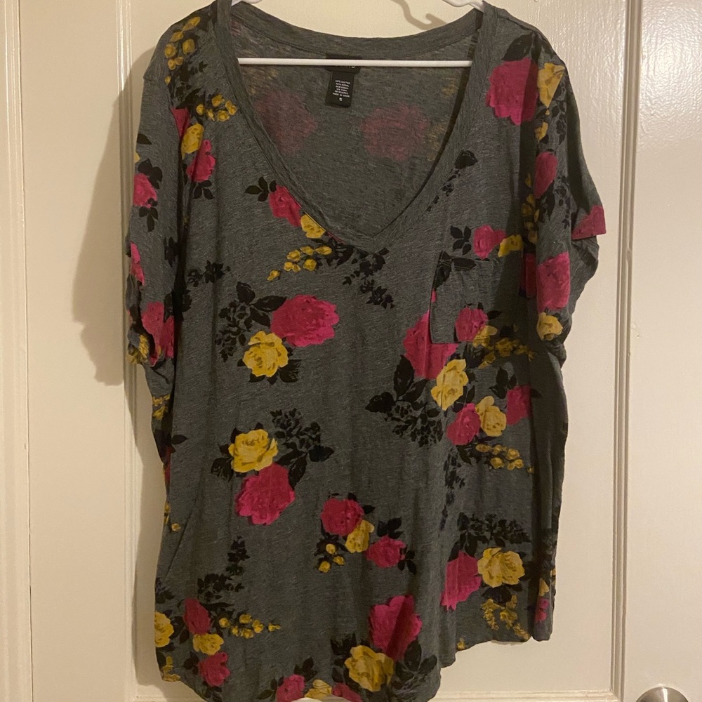 Charcoal Grey Floral Pocket Tee Torrid